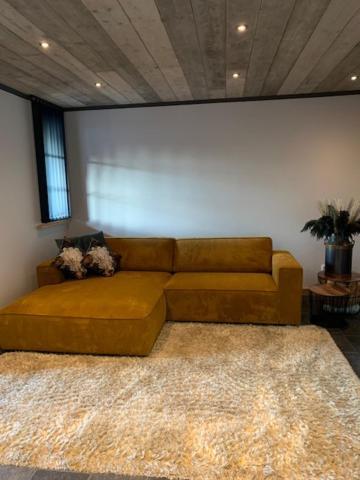 Villa Velo 94 Bij Soof Geel Esterno foto